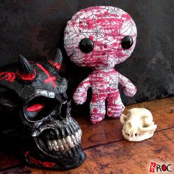 peluche poupée kalice kroc toile araignée sang