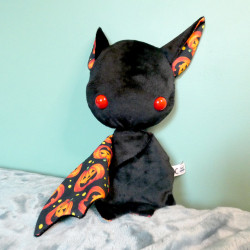 collection halloween kroc peluche komète chauve souris citrouille