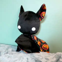 collection halloween kroc peluche komète chauve souris citrouille