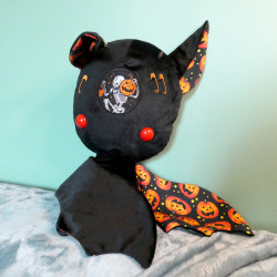 collection halloween kroc peluche komète chauve souris citrouille